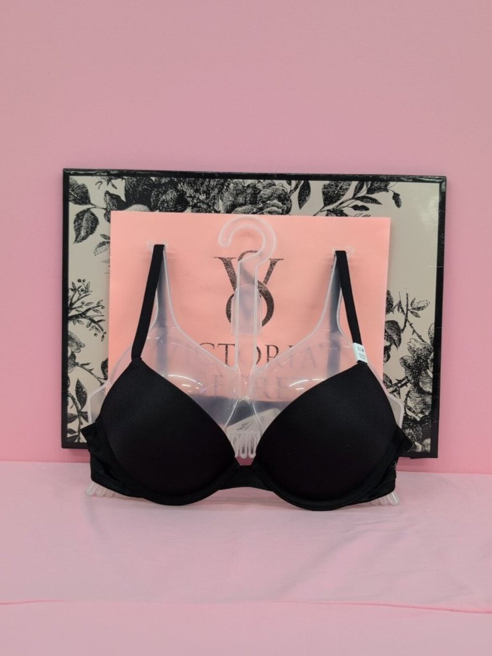 Victoria Secret Pink Wear Everywhere Super Push Up Underwire Bra 32A Black